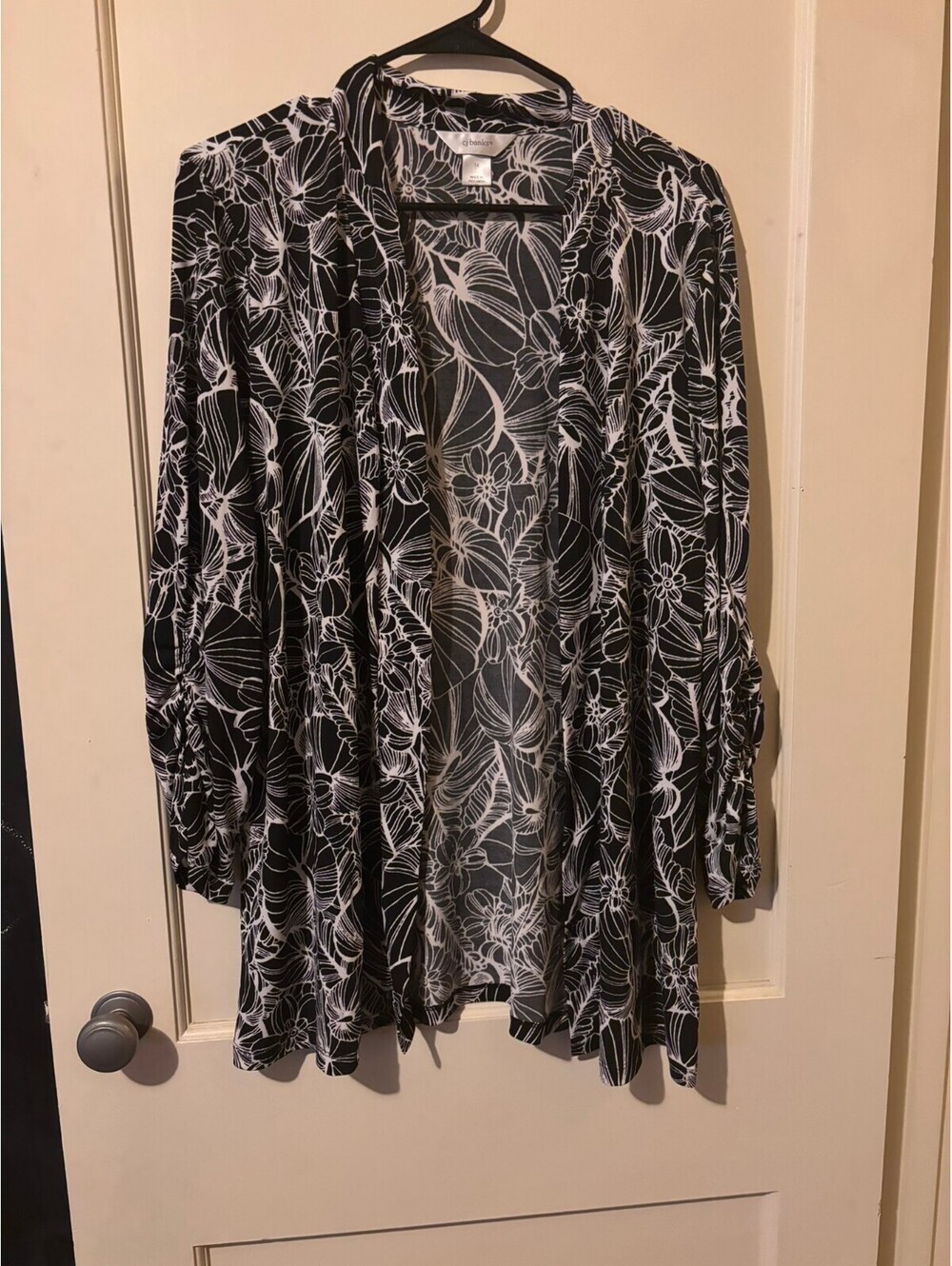 Black and white floral open-front cardigan 1X